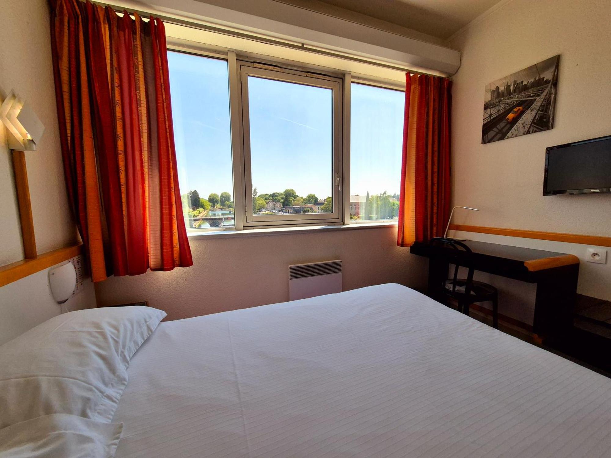 Arche Hotel Vierzon Zewnętrze zdjęcie