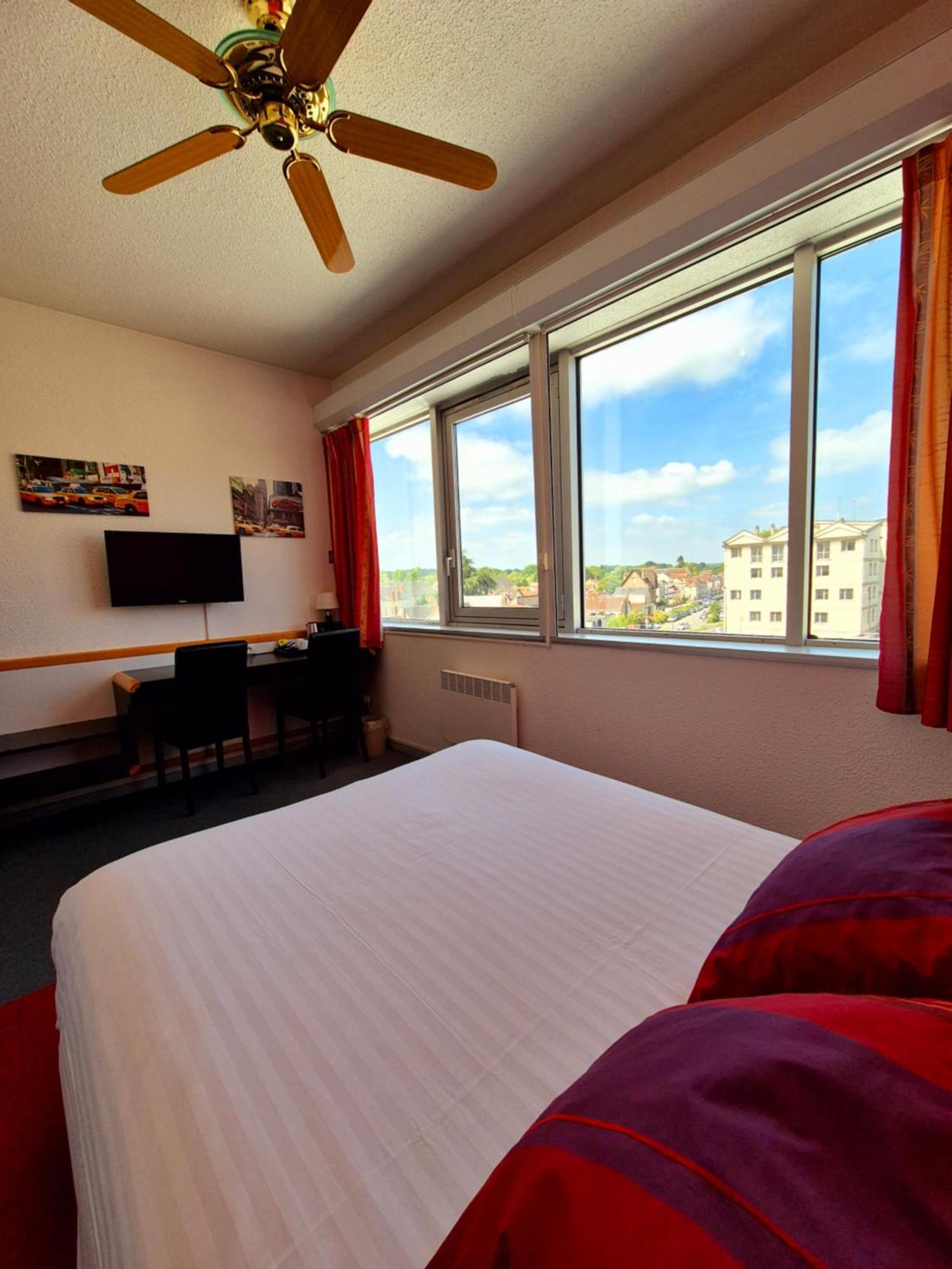 Arche Hotel Vierzon Zewnętrze zdjęcie